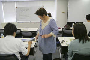 この日も奈良や愛知、静岡から参加された方々がいらっしゃいました。プリント初心者にはSAMURAI FOTOメンバーがマンツーマンで指導しました。