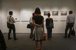 写真展会場の展示