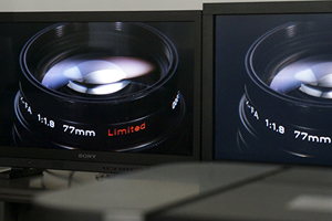 有機ELモニターのデモンストレーション（SONYさん）