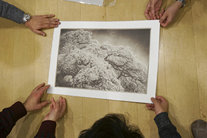 オリジナル和紙の発表（蓮見浩明）