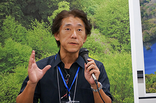 「EOS 5Dsで表現する写真家たちの今～大判プリントの迫力を体験」写真家・石橋睦美先生&諏訪光二先生&長根広和先生&吉田繁先生/インタビュアー SAMURAI FOTO 冨川丈司さん