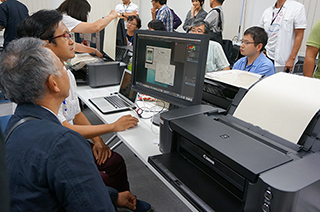 アート紙プリント体験コーナー