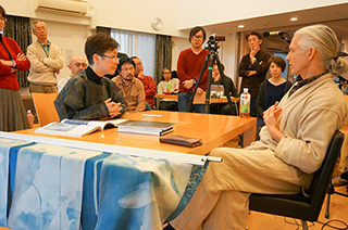 エバレット・ブラウンさんへのフォトレビュー（佐藤素子）