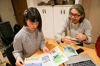 デザイナー清水悟さんとリーフレット打ち合わせ（野村美和）