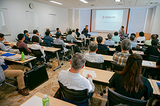 トークセッション「今、世界で求められている写真作品とは?」（吉田繁先生、諏訪光二先生）