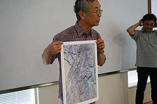 表現力向上プロジェクト「同じデータから各々のコンセプトでプリントする」青山さん画像（佐々木浩二）