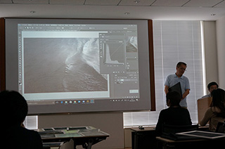 表現力向上プロジェクト「同じデータから各々のコンセプトでプリントする」青山さん画像