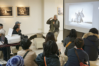 湿板光画で「日本の面影」を表現するエバレット・ブラウンさんの作品世界