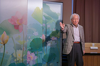 写真家・小川勝久さんをお招きしてセミナーとレビューを行ないました。